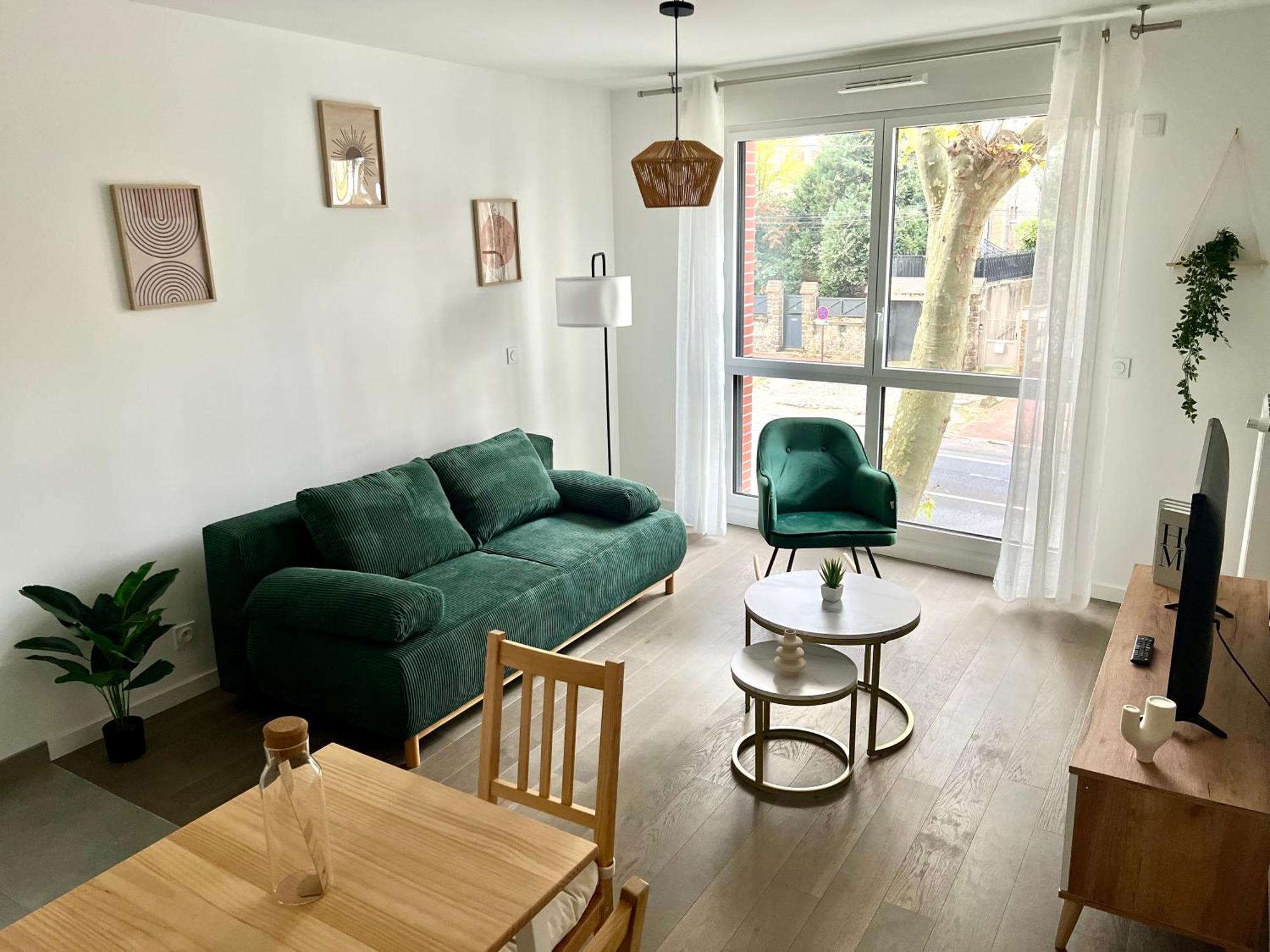 Proche De Paris Et Versailles Apartment